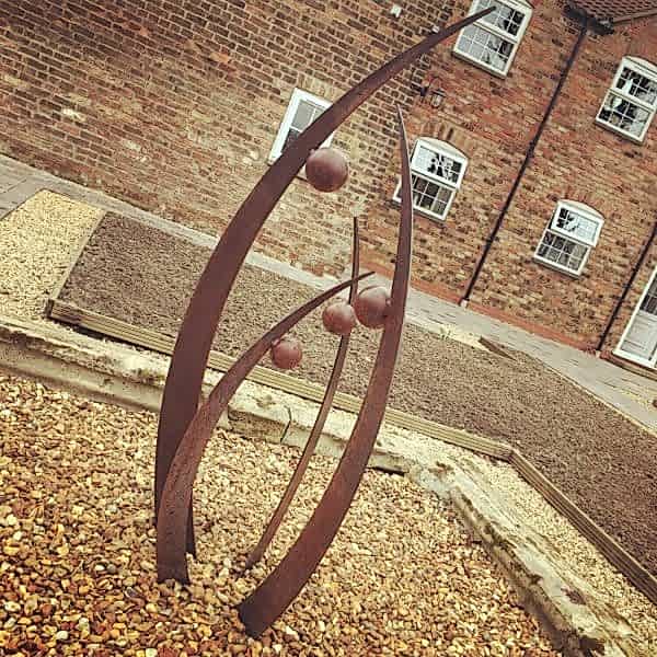 Garden Sculpture Abstract Family Style 4 - Image 2